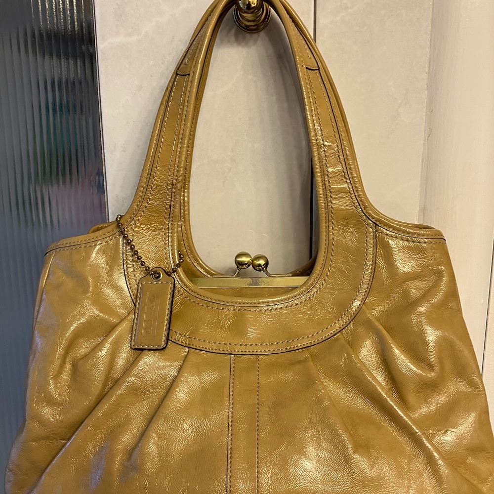 Coach Ergo Pleated Leather Kisslock Handbag Style No. B0869-12520